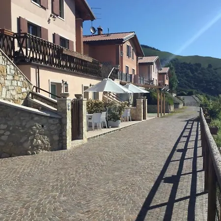 Al Bellavista.baldo بيت للعطل Ferrara di Monte Baldo
